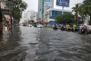 Áp thấp nhiệt đới gây mưa lớn, Đà Nẵng khẩn trương ứng phó