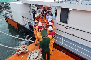 Kịp thời cứu nạn thuyền viên Philippines trên vùng biển Việt Nam