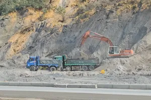 Công trường đường vành đai ngàn tỉ tại Đà Nẵng thành nơi trộm đất