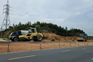 Trễ hạn bàn giao mặt bằng, cao tốc Hòa Liên – Túy Loan phải thi công cầm chừng