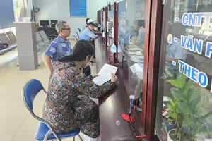 ‘Sáng thứ Tư không hẹn’ - người dân ở Đà Nẵng đến làm thủ tục thần tốc