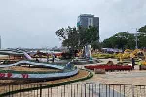 Đà Nẵng mời nghệ nhân Đinh Văn Tâm ở Quảng Trị làm linh vật rắn