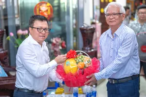 Phó Trưởng Ban Tuyên giáo và Dân vận Trung ương thăm các nhà báo lão thành tại Đà Nẵng