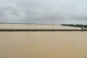 Cầu Câu Lâu ở Đà Nẵng hiện ra sao trước lũ dữ? 