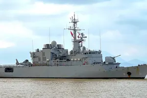 Ngắm tàu tuần dương của Hải quân Pháp vừa cập cảng Tiên Sa