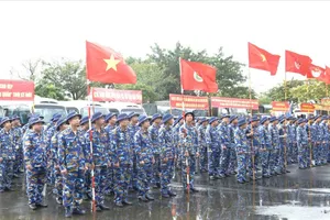 Vùng 3 Hải quân vào Gia Lai giúp dân: 'Không xong nhà dân, quân chưa rời vị trí'