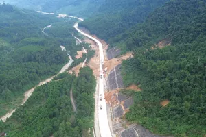 Giới hạn tốc độ 50 km/giờ toàn tuyến cao tốc La Sơn – Hòa Liên 