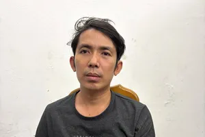 Bắt 'siêu trộm' chuyên nhắm vào máy chiếu tại các trường học