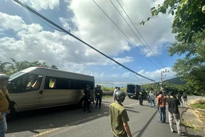 Dùng hung khí tấn công vợ rồi trốn trong hang đá trên bán đảo Sơn Trà