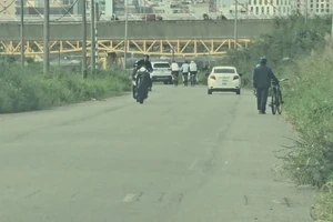 Tịch thu phương tiện của 2 thanh thiếu niên bốc đầu xe ở Đà Nẵng