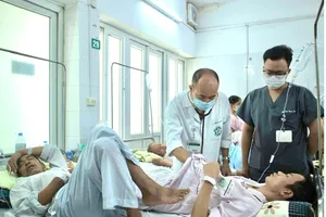 Đấu thầu thuốc, vật tư y tế: Bệnh viện được chọn báo giá cao nhất