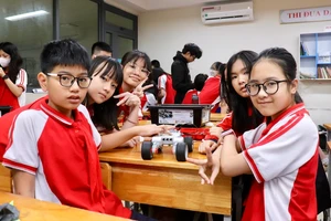 Bộ GD&ĐT yêu cầu dừng tuyển sinh vào lớp 6 THPT chuyên Hà Nội - Amsterdam