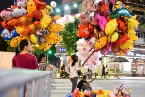 4 người bỏng nặng do bóng bay hydro phát nổ