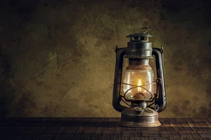 Uống dầu hỏa, bé 20 tháng tuổi suy hô hấp