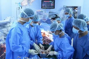 Việt Nam lần đầu ghép tim cho người từng cấy tim nhân tạo bán phần