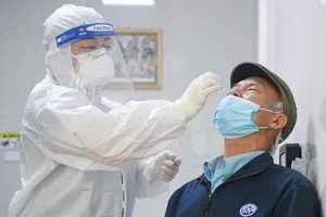 Gần 1.700 tỉ đồng chi phí xét nghiệm COVID-19 và thuốc, vật tư y tế chưa thanh toán