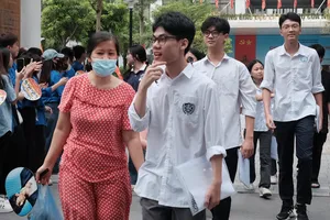 Học phí trường công có thể lên tới gần 6,6 triệu đồng/tháng: Phụ huynh lo lắng