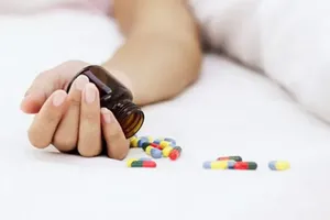 Uống 9 viên paracetamol do em trai 5 tuổi pha, chị 19 tuổi nguy kịch