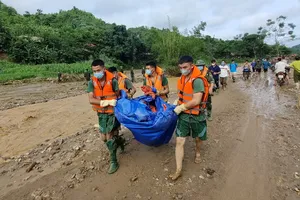 Tìm thấy thêm 1 thi thể nạn nhân tại thôn Làng Nủ