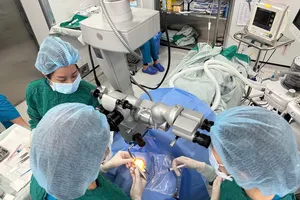 Chuyên gia Singapore chia sẻ kinh nghiệm tăng nguồn giác mạc hiến