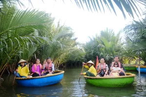 Khám phá rừng dừa Bảy Mẫu ở Hội An trên thuyền thúng