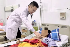 Thủng phổi do hút 1 bao thuốc mỗi ngày