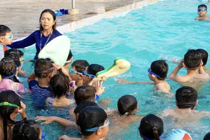 Đến năm 2030, mỗi trường có ít nhất 2 giáo viên đủ trình độ dạy bơi an toàn