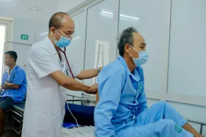 Bộ trưởng Bộ Y tế trả lời kiến nghị 'không tăng viện phí'