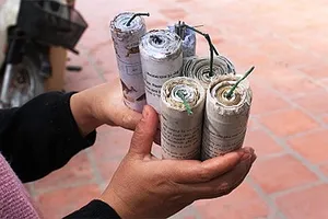Nam sinh 14 tuổi dập nát tay do nghịch pháo tự chế