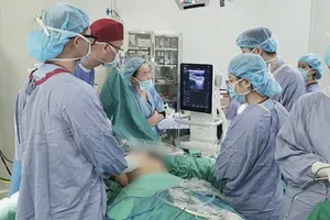 Suýt phải cắt bỏ ngực do biến chứng nặng sau tiêm filler