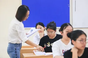 Thứ trưởng Bộ GD&ĐT lý giải việc quản lý dạy thêm, học thêm