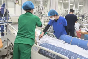 Thiếu nữ 15 tuổi nguy kịch do dùng thuốc trị mụn không rõ nguồn gốc