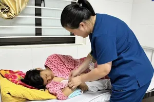 Đẻ rơi trước cổng công ty mới biết mình mang thai