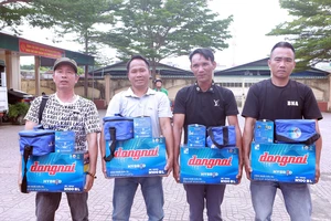 Ngư dân Nghệ An vững tin vươn khơi, tăng hiện diện Quốc kỳ Việt Nam trên biển