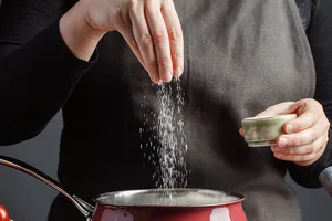 Ăn mặn tăng nguy cơ mắc ung thư dạ dày?