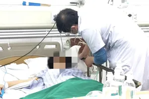 Người mềm nhũn sau khi uống 20 viên paracetamol giảm đau đầu