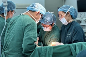 Phá thai tại nhà bằng thuốc mua trên mạng, sản phụ nguy kịch