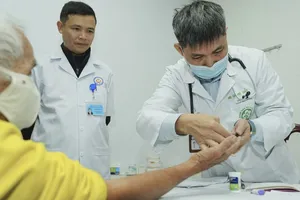 Kê đơn thuốc 2-3 tháng/lần: Bệnh viện, bệnh nhân cần lưu ý gì?