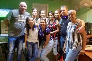 Hưởng ứng lời kêu gọi ủng hộ Cuba: Điển hình của ngoại giao nhân dân