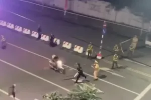 Bắt giữ 2 thanh niên lao xe vào đường cấm, tông cảnh sát cơ động trọng thương 