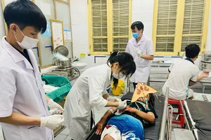 Lốc xoáy ở Ninh Bình khiến 1 người tử vong, những người khác hiện ra sao?