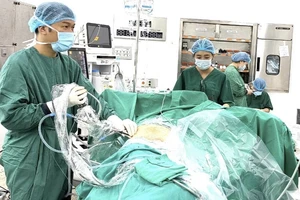 Suýt ngừng tim do quên rút ống thông suốt 2 năm