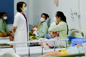 Ban Bí thư: Nâng mức đóng, mở rộng mức hưởng BHYT