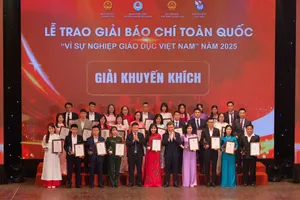 Báo Pháp Luật TP.HCM đoạt giải thưởng 'Vì sự nghiệp giáo dục Việt Nam' năm 2025