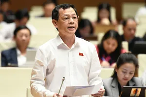 Chân dung Thứ trưởng Bộ Y tế Nguyễn Tri Thức - tân phó giáo sư năm 2025