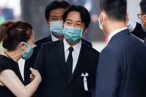 Phó Lãnh đạo Đài Loan Lại Thanh Đức tại lễ tang cố Thủ tướng Nhật Abe. Ảnh: REUTERS