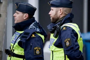 Thụy Điển tăng kiểm soát biên giới liên quan vụ đốt kinh Koran