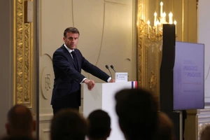Đảo chính Niger: Ông Macron nói đại sứ Pháp sẽ ở lại bất chấp lệnh trục xuất, ủng hộ ECOWAS can thiệp quân sự