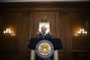 Cựu Chủ tịch Hạ viện Kevin McCarthy trong cuộc họp báo hôm 9-10. Ảnh: Francis Chung/POLITICO