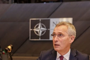 NATO đối mặt loạt khủng hoảng bủa vây tứ phía